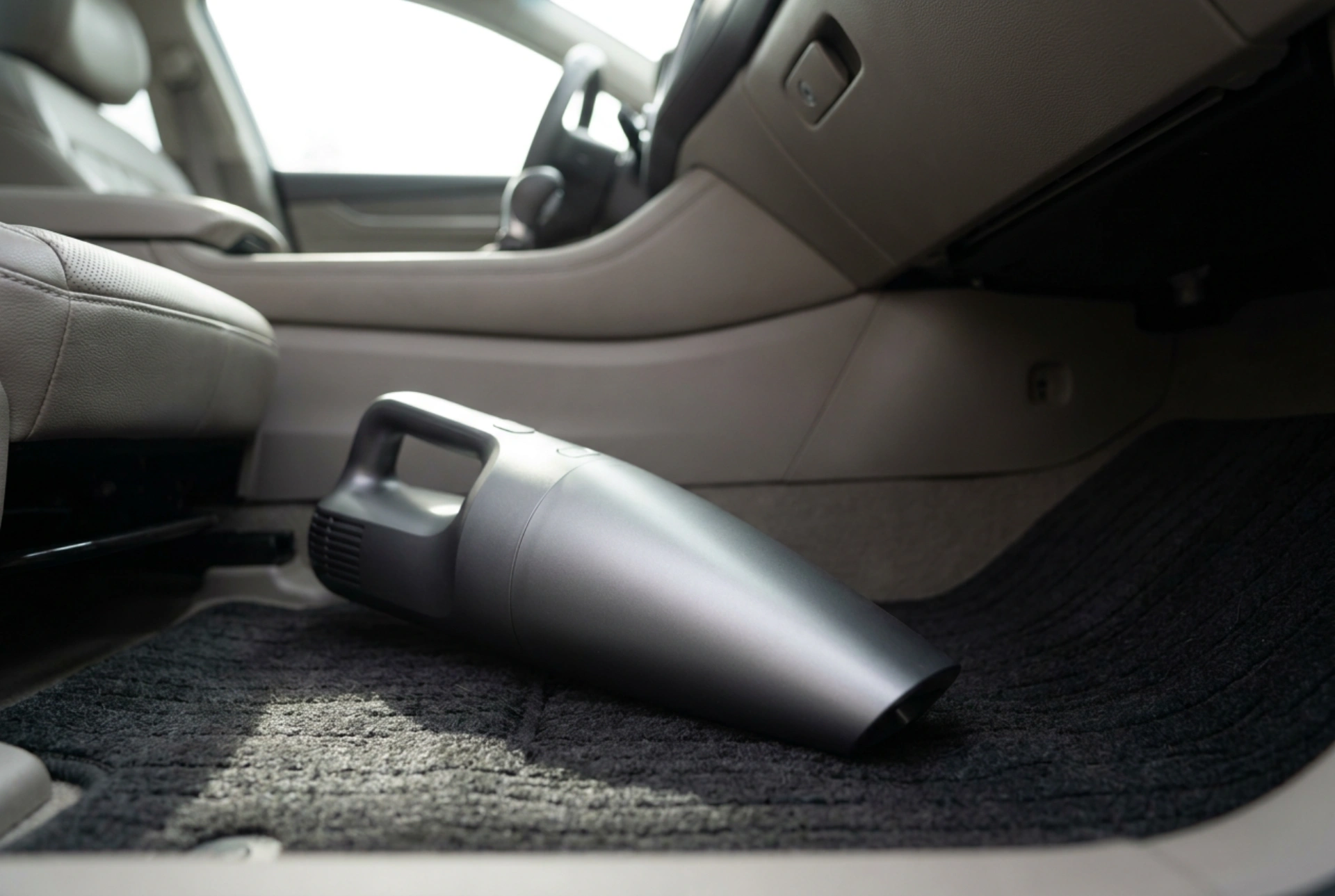 Kako produžiti rad akumulatorskog usisavača u automobilu